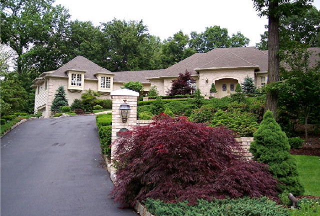 The Soprano house in North Caldwell, New Jersey. Photo: Kd5463 @ Wikipedia