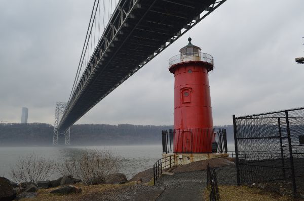 The Little Red Lighthouse (Photo: Alastair Cassels)